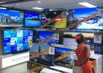 Consumidor aproveita promoções e semana promete boas vendas