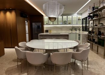 Famu Restaurante, em Goiânia, disponibiliza sala privativa para comemorações de fim de ano 