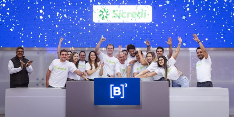Sicredi amplia portfólio de investimentos com lançamento da oferta de Renda Variável