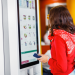 Totens de autoatendimento e apps próprios crescem como tendência no foodservice