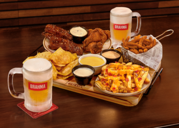Outback e Brahma entram na torcida e lançam refil de chopp e aperitivos à vontade