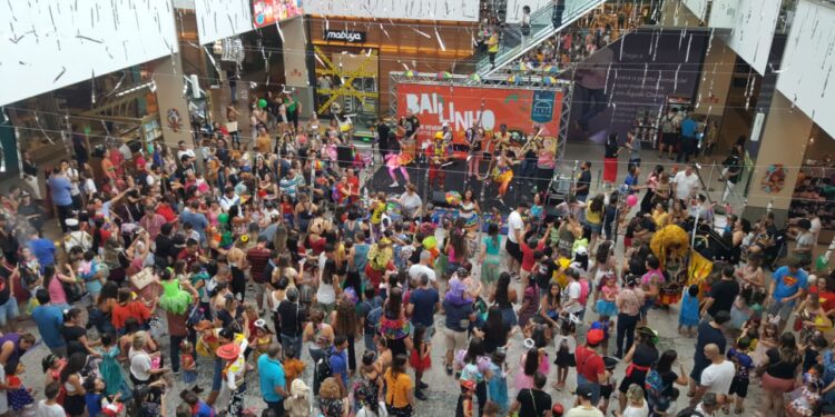 Fevereiro em ritmo carnavalesco no DF Plaza Shopping