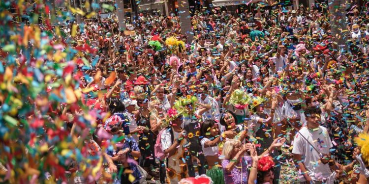 Saiba como se proteger de furtos e golpes financeiros durante o Carnaval