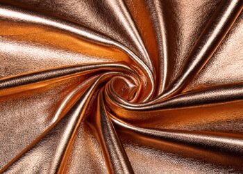Leather Labs lança linha de couros metalizados e mira em mercado de moda