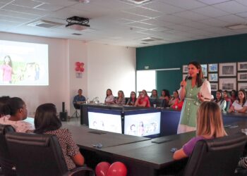 Empoderamento e cooperativismo no Dia da Mulher da Central Sicoob Uni