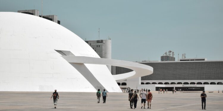 Brasília ocupa quarto lugar no ranking de cidades empreendedoras; capital subiu 65 posições em um ano