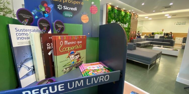 Sicredi Cerrado GO implanta ‘Biblioteca Cooperativa’ em suas agências