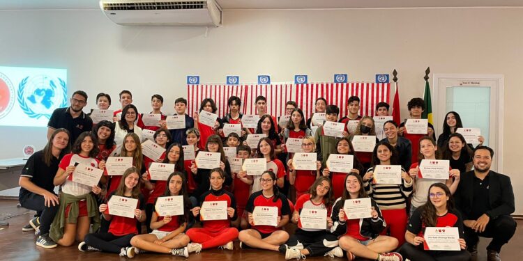 Maple Bear Goiânia classifica alunos para etapa nacional de projeto da ONU