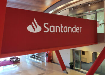 Visando expansão de agências no estado, Santander contrata especialistas em Goiás