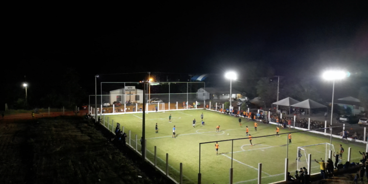 Áster Máquinas revitaliza campos de futebol em municípios de MT e MS