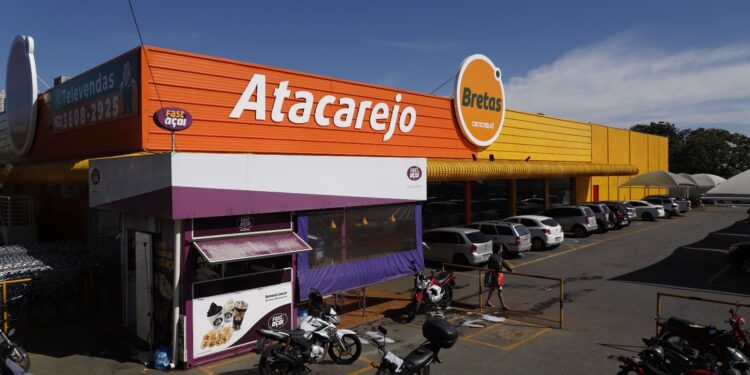 Cencosud Brasil tem trimestre marcado por remodelações de unidades e abertura de lojas