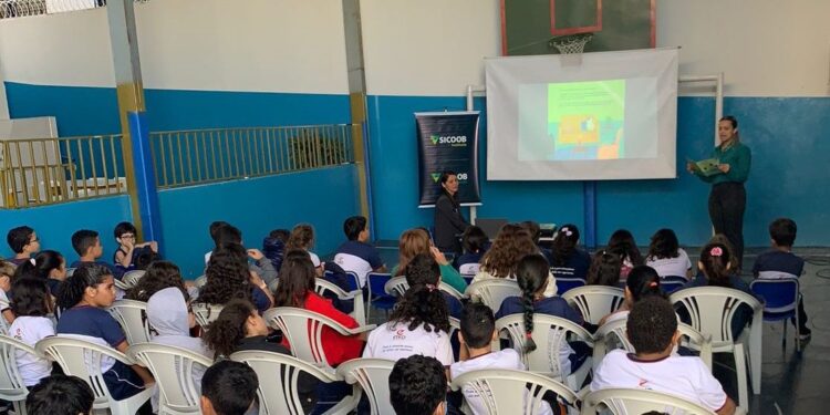 Semana ENEF é marcada por ações educativas sobre uso consciente do dinheiro