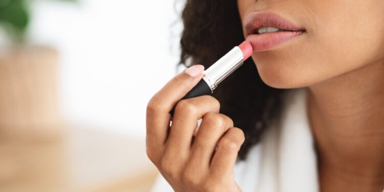 Dia dos Namorados tende a acelerar as vendas de produtos de beleza no Brasil