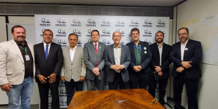 Frente Parlamentar de Logística e Infraestrutura e Mova-se firmam acordo de cooperação