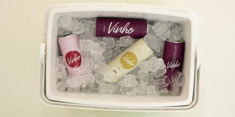 Mercado brasileiro de vinho em lata deve crescer 8% em 2023