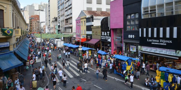 Classes D e E lideram alta de consumo no país