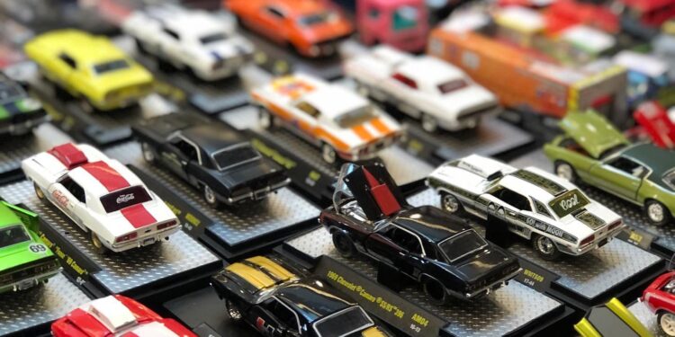 Evento reúne veículos em miniaturas no Shopping Cerrado