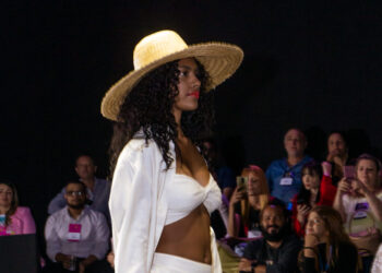 Mega Moda promove esquenta pré Amarê Fashion com desfile