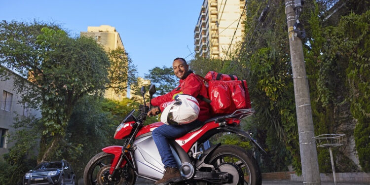 iFood recebe projetos para o edital que distribuirá R＄ 1 milhão entre ações sociais de entregadores