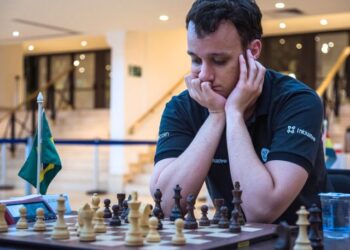 Com apoio do Sicoob, maior enxadrista do Brasil participa de torneio em Goiânia