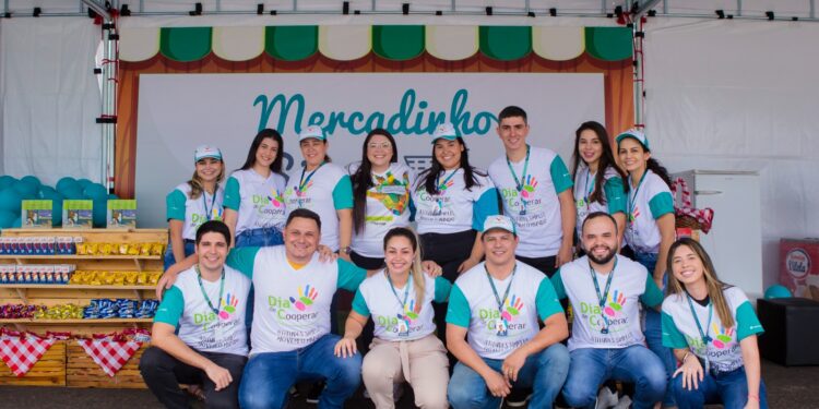 Sicoob reforça educação financeira para crianças e adultos no Dia do Cooperativismo