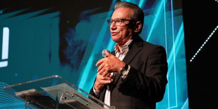 Raimundo Nonato assume presidência da Central Sicoob Uni