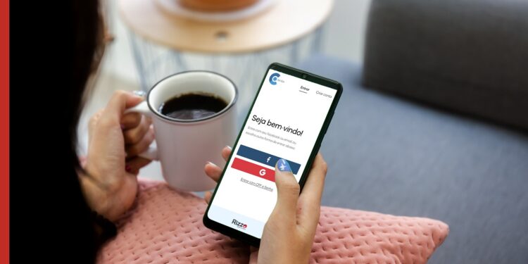 Empresas apostam em uso de aplicativo para oferecer serviços ao cliente