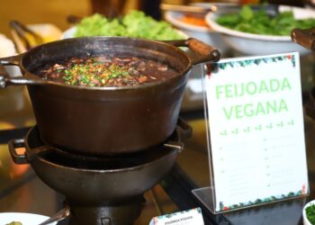 Tradicional feijoada do hotel Windsor Plaza Brasília apresenta novidade no seu buffet
