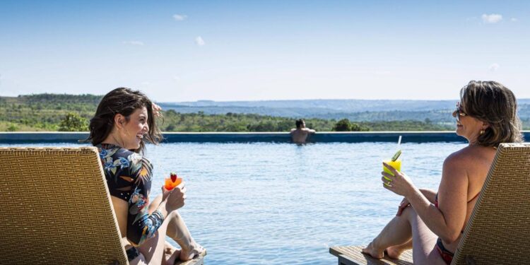 Tauá Friday: Rede hoteleira oferece descontos de até 40% em hospedagens, inclusive em datas especiais