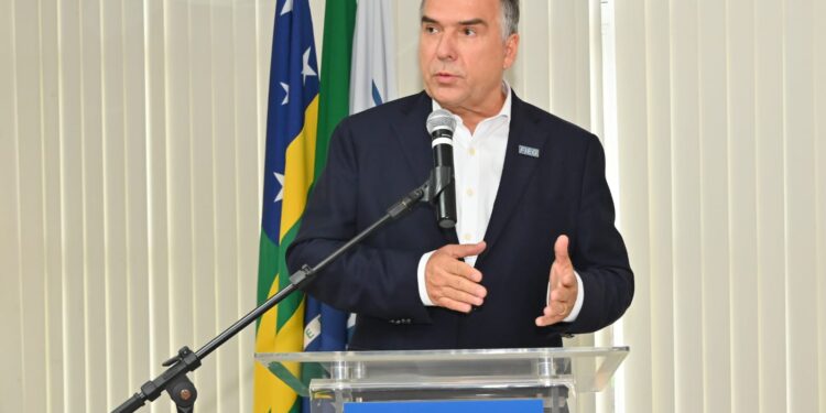 Sandro Mabel toma posse como 1º Diretor Secretário da CNI