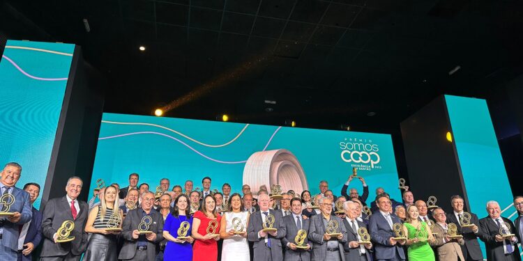 Sicredi Cerrado GO conquista Prêmio SomosCoop Excelência em Gestão