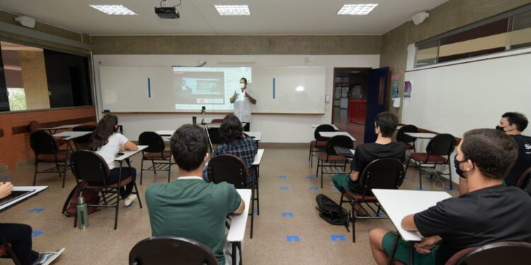 UDF realiza último vestibular em 2023 para ingresso no próximo ano