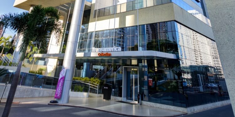 Hotel de luxo no Órion Complex comemora cinco anos