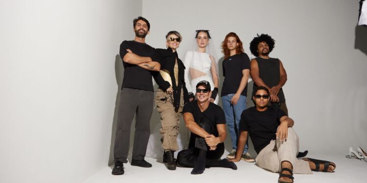 A goiana Izabelle Capuzzo assina styling para editorial com peças exclusivas da Casa Marela