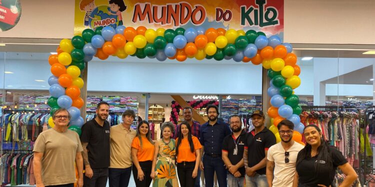 Mundo do Kilo: Loja com venda de roupa por peso inaugura unidade no Mega Moda Park