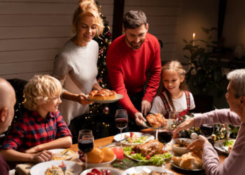 Ceia de Natal: brasileiros revelam os assuntos favoritos (e proibidos!) na noite