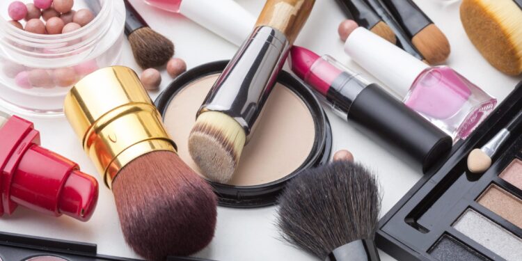 Sindibeleza-GO lança manual sobre exportação de cosméticos