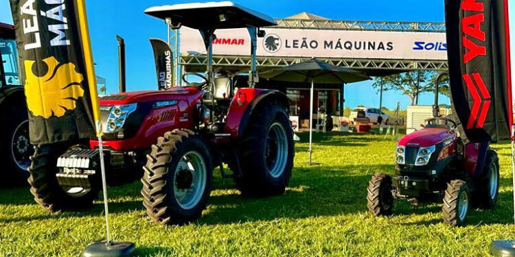 Leão Máquinas leva inovação e tecnologia para evento em Nazário/GO