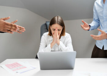 Mais de 74% das mulheres já sofreram assédio ou preconceito na vida profissional, aponta pesquisa