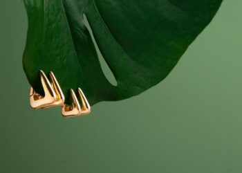 Marca de semijoias sustentáveis, Greeneva chega ao mercado com solução para o acúmulo de bijuterias