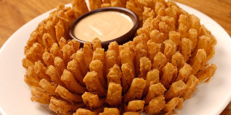 Outback promove a 17ª edição do Bloomin’ Day em parceria com a Make-A-Wish Brasil®