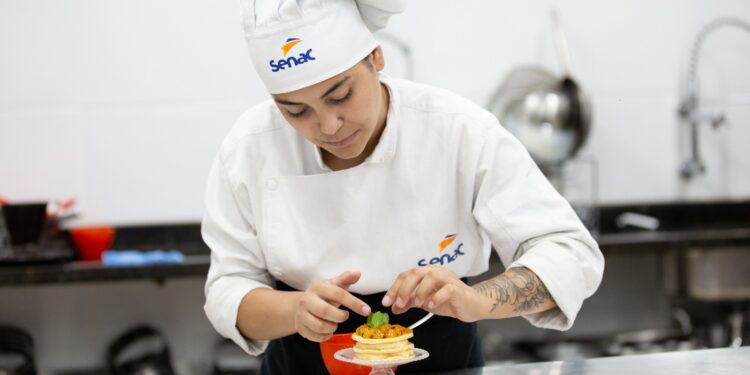 Senac abre quase 10 mil vagas gratuitas para cursos na capital e interior de Goiás