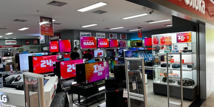 Tecnologia e informática: Ano começa com queima de estoque