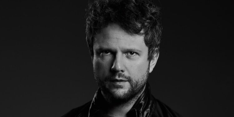 Selton Mello lança livro na abertura da 15ª Mostra de Cinema “O Amor, a Morte e as Paixões”, em Goiânia