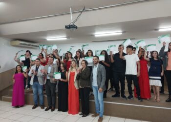 Parceria entre cooperativa e Apae possibilita projeto gratuito de inclusão digital