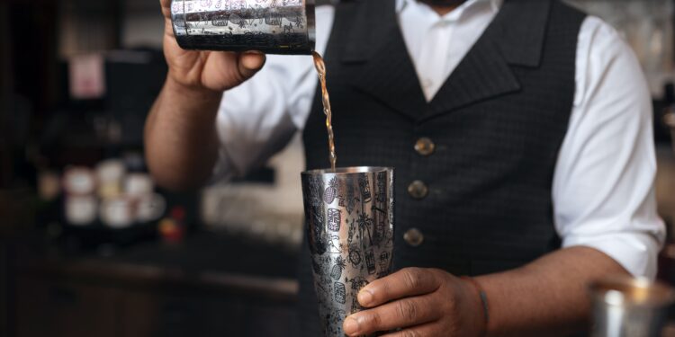 Bares e restaurantes fecharam 2023 com 170 mil novos empregos