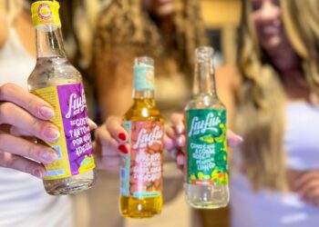 Filha do carnaval, bebida goiana Fiu-Fiu celebra 10 anos com ação por todo o país