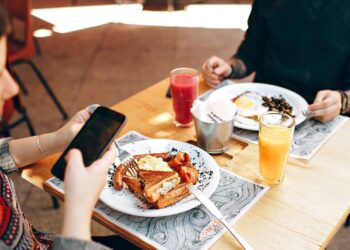 Mercado de franquias cresce 13,8% e passa de R$ 240,6 bilhões em 2023, segundo a ABF