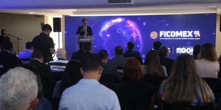 Acieg lança capacitações sobre comércio exterior para empresários