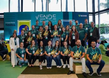 Central Uni recebe premiação nacional do Sicoob por desempenho em produtos e negócios